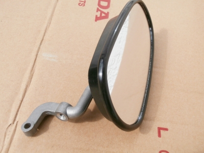 oglinzi- componenta oglinda stanga Honda CBR 1100 XX - Apasa pe imagine pentru inchidere