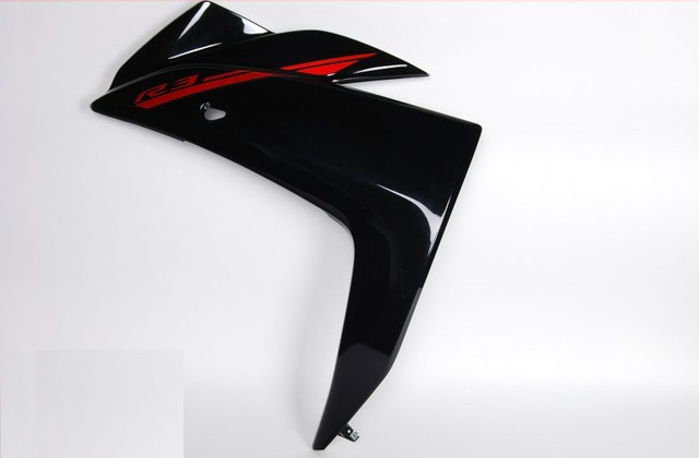 carena stanga originala Yamaha R3 2015